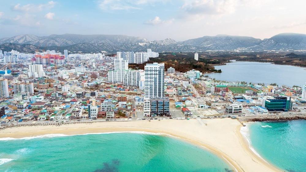 Отель Sokcho Rianvichae Central Экстерьер фото